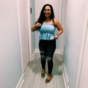 Meet your Posher, Naeli